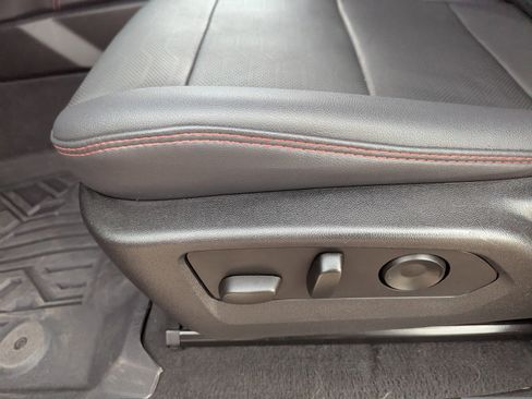 Certified 2024 Chevrolet Colorado Z71 w/ Z71 Convenience Package 2 image 25