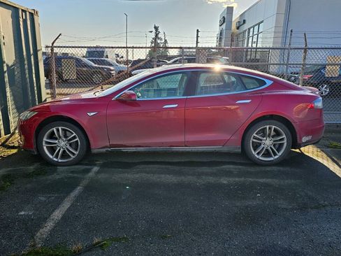 Used 2013 Tesla Model S Performance image 4