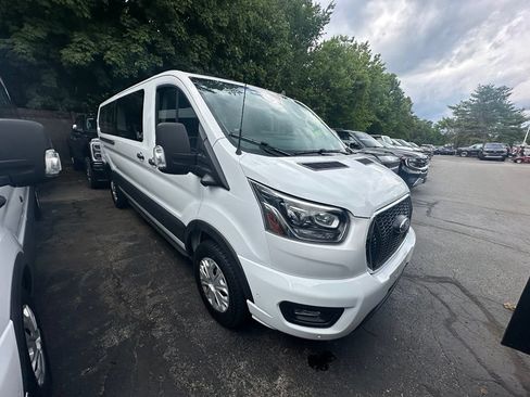 Used 2025 Ford Transit 250 148 High Roof RWD image 2