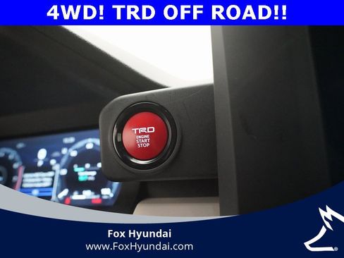 Used 2024 Toyota Tacoma TRD Off-Road image 30