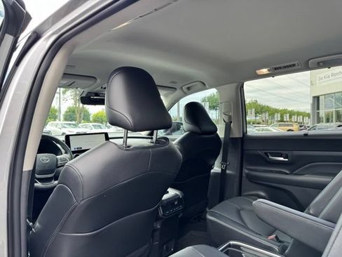 Used 2026 Toyota Grand Highlander AWD Hybrid image 13