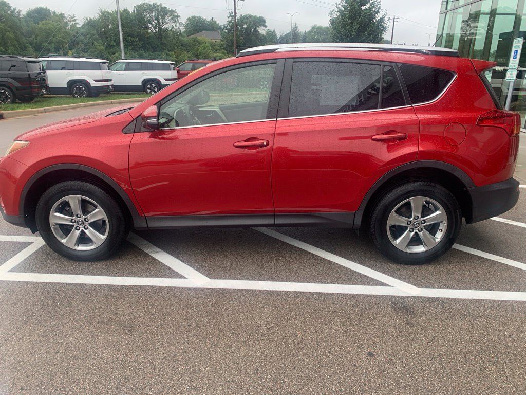 Used 2015 Toyota RAV4 XLE AWD/4WD image 2