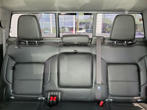 Used 2024 GMC Sierra 1500 Denali w/ Technology Package AWD/4WD image 17