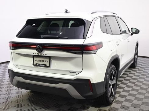 Used 2026 Volkswagen Tiguan SE AWD/4WD image 6