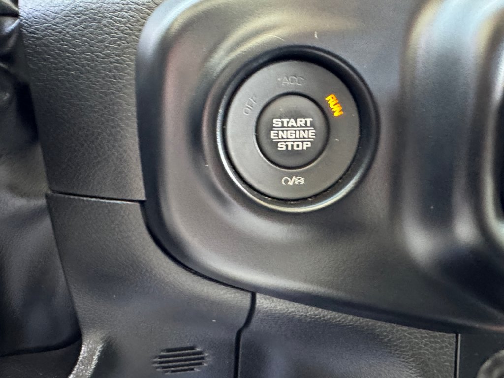 Used 2023 Jeep Gladiator Overland AWD/4WD image 31