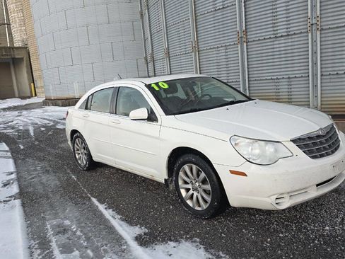 Used 2010 Chrysler Sebring Limited image 2