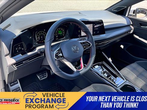 Used 2024 Volkswagen GTI SE FWD image 11