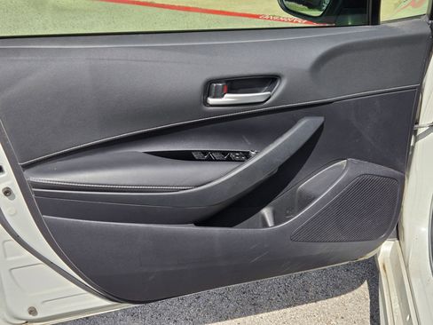 Used 2019 Toyota Corolla SE w/ SE Option Package image 10