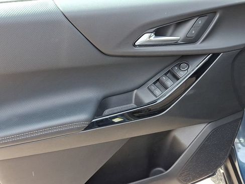 Used 2025 Chevrolet Equinox LT FWD image 12