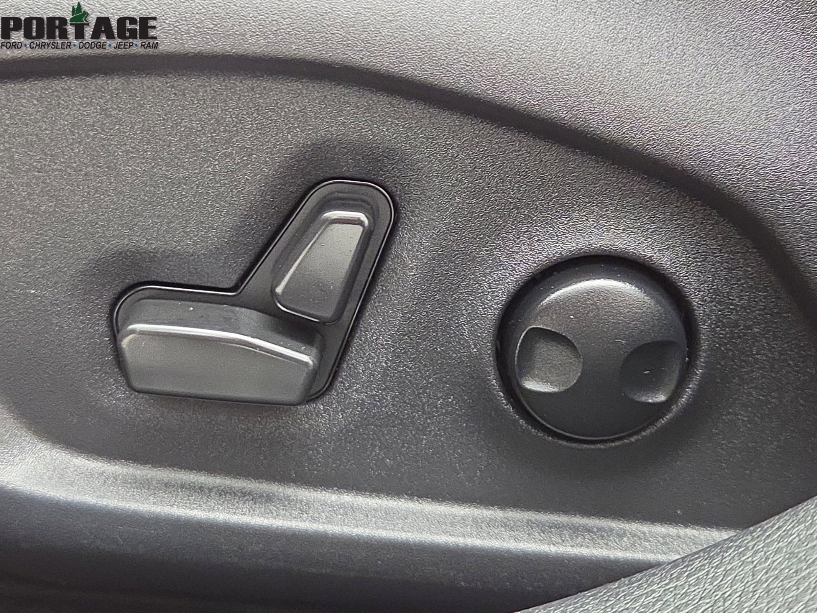 Used 2025 Jeep Compass Limited AWD/4WD image 16