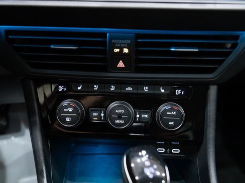 Certified 2024 Volkswagen Jetta SEL FWD image 20