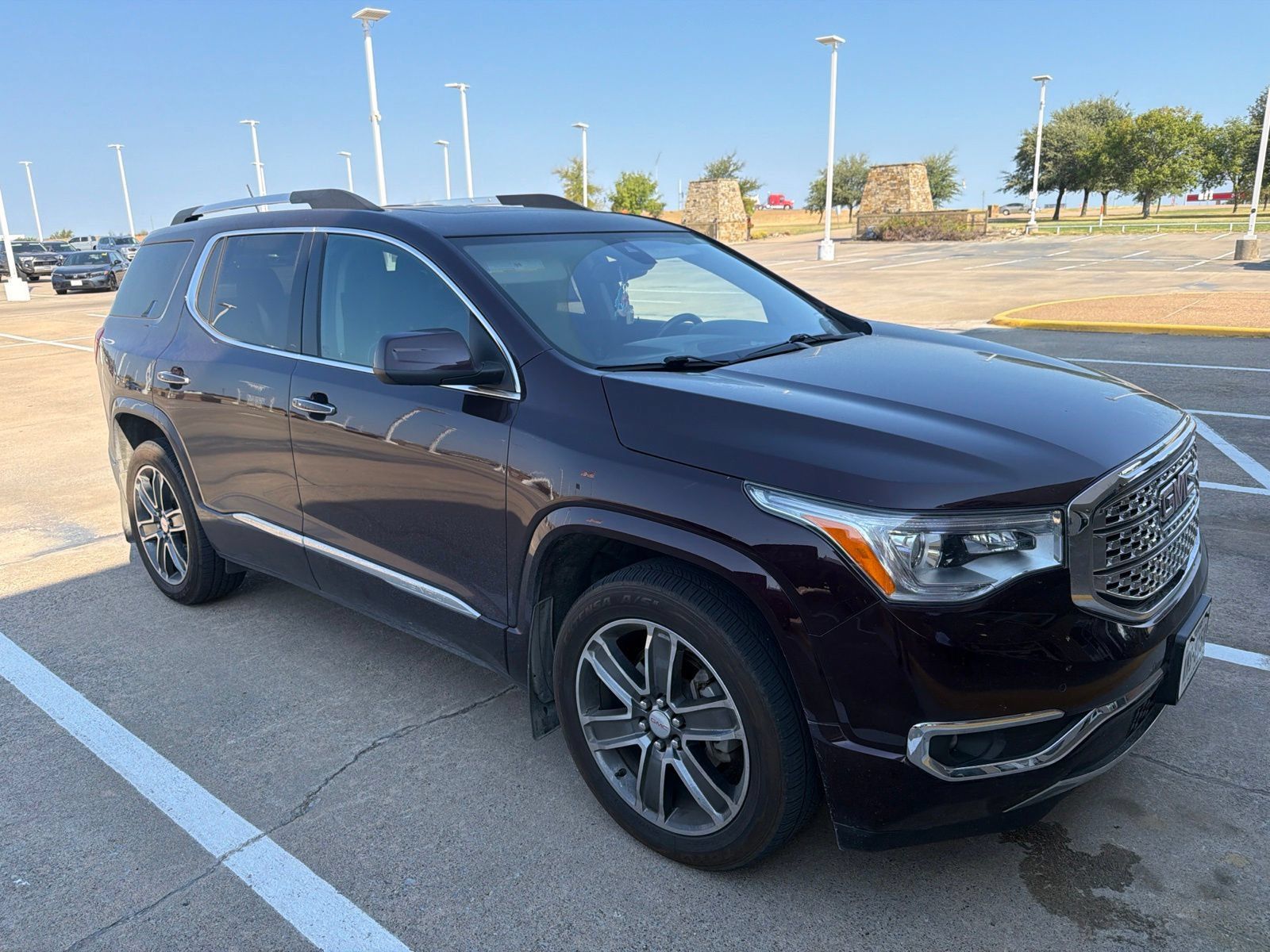 Used 2017 GMC Acadia Denali w/ Technology Package AWD/4WD image 2