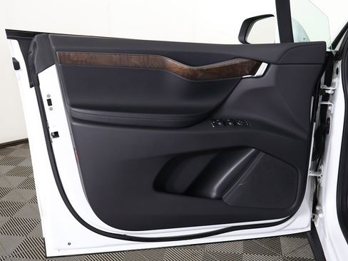 Used 2020 Tesla Model X Long Range image 21