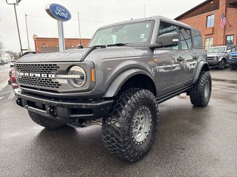 Used 2024 Ford Bronco Badlands image 7