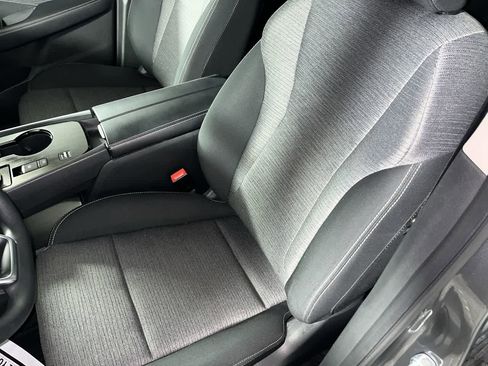 Used 2023 Nissan Rogue SV FWD image 15