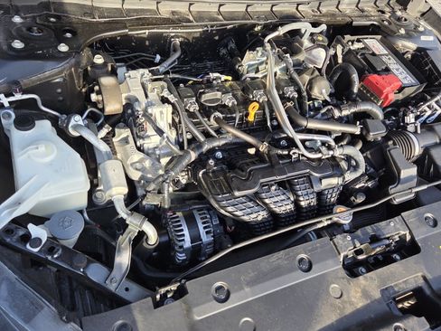 Used 2025 Nissan Altima 2.5 SV FWD image 24