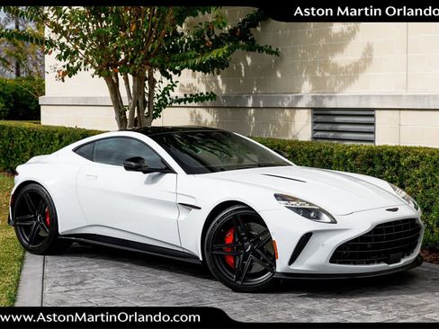 Used 2025 Aston Martin V8 Vantage Coupe image 1