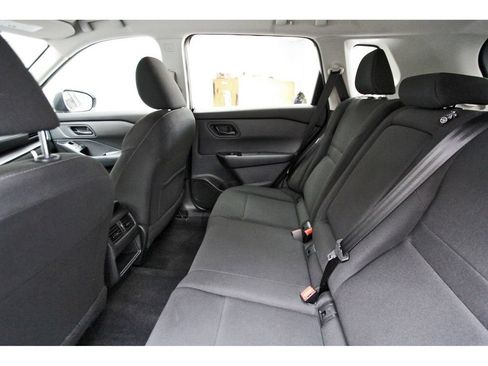 Used 2025 Nissan Rogue S FWD image 9