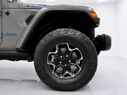 Used 2023 Jeep Wrangler Unlimited Rubicon 4xe w/ Cold Weather Group AWD/4WD image 11