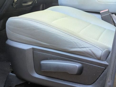 Used 2015 RAM 2500 SLT w/ Luxury Group AWD/4WD image 4
