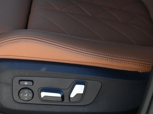 Certified 2025 BMW X5 xDrive40i w/ Premium Package image 28