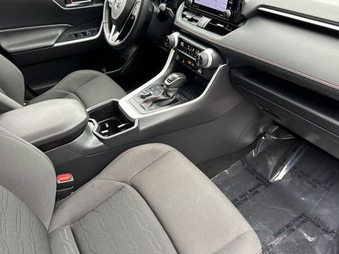 Used 2022 Toyota RAV4 SE w/ Weather & Moonroof Package AWD/4WD image 17