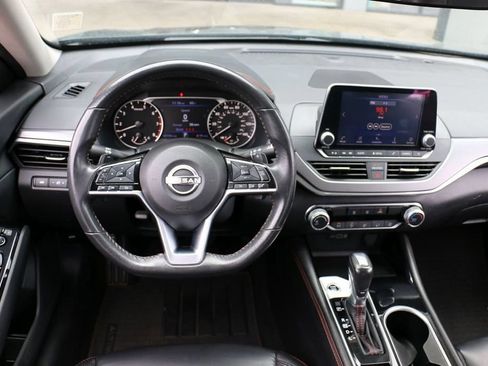 Used 2024 Nissan Altima 2.5 SR FWD image 22