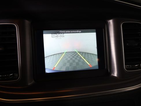 Used 2018 Dodge Charger SXT image 6