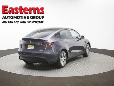 Used 2021 Tesla Model Y Long Range AWD/4WD image 31