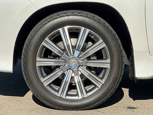 Used 2017 Lexus LX 570 4WD image 31