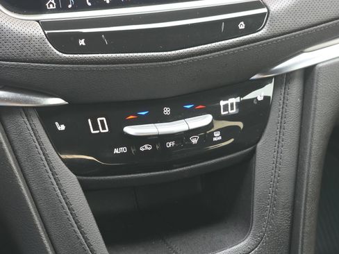 Certified 2025 Cadillac XT5 Luxury w/ LPO, Floor Liner Package FWD image 28