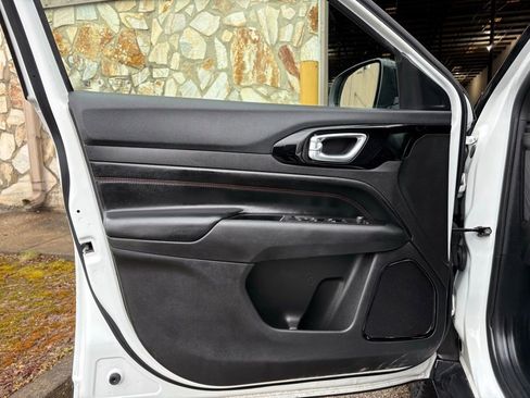 Used 2024 Jeep Compass Trailhawk image 20