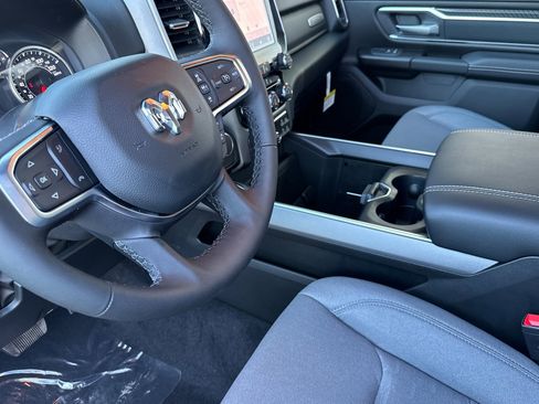 New 2026 RAM 1500 4x4 Crew Cab image 9