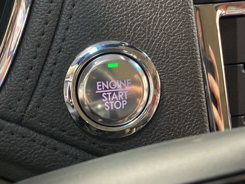Used 2018 Lincoln Continental Reserve AWD/4WD image 23