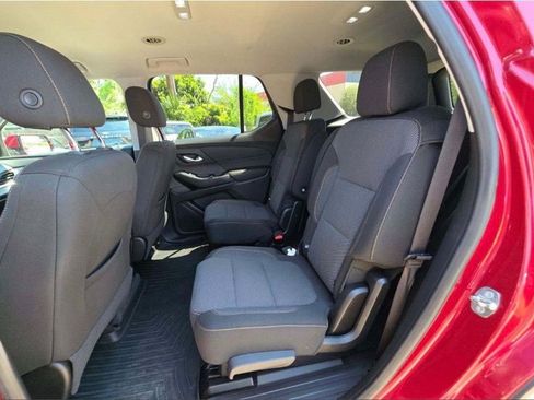Used 2019 Chevrolet Traverse LT FWD image 8