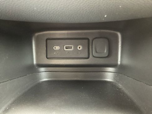 Used 2023 Chevrolet Equinox LT image 25