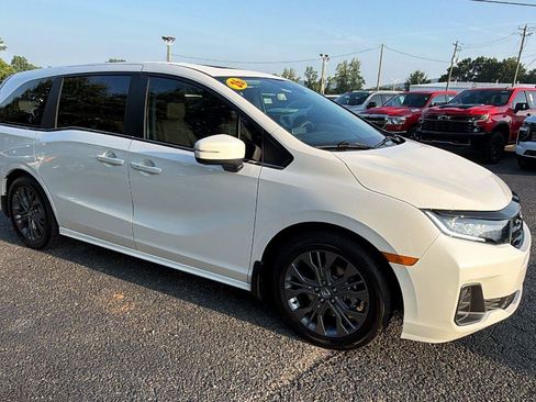 Used 2026 Honda Odyssey Touring image 6