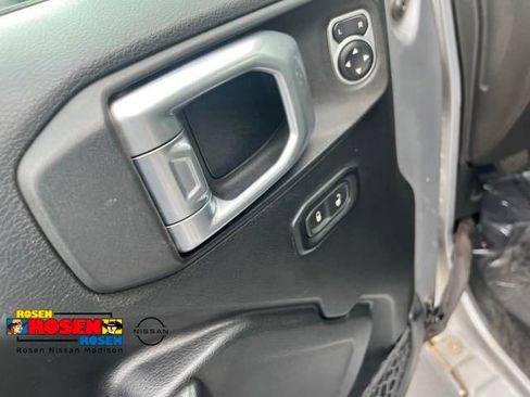 Used 2019 Jeep Wrangler Unlimited Sport S AWD/4WD image 11
