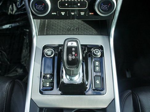 Used 2020 Jaguar XE S image 20