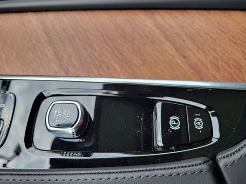 New 2024 Volvo XC90 T8 Plus w/ Protection Package Premier image 20