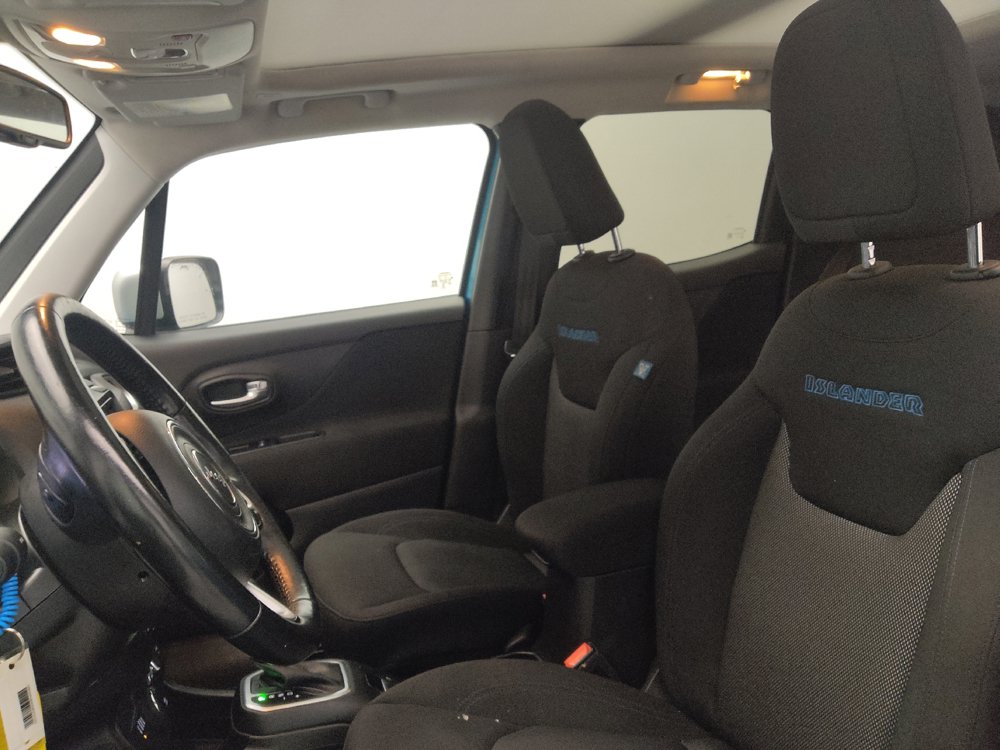 Used 2021 Jeep Renegade Latitude AWD/4WD image 17