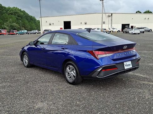 Used 2025 Hyundai Elantra SE FWD image 6