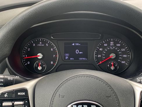 Used 2020 Kia Sorento FWD V6 image 11