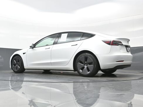 Used 2023 Tesla Model 3 Standard Range image 26