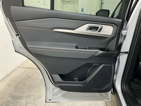 New 2026 Ford Explorer Active w/ Active Comfort Package image 23