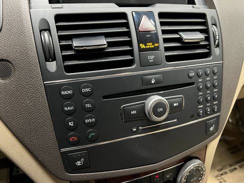 Used 2009 Mercedes-Benz C 300 Sedan image 26