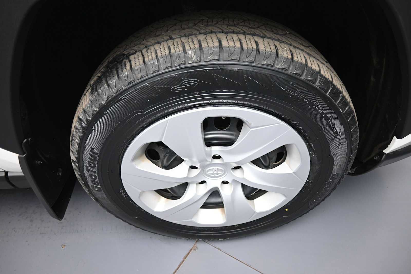 Certified 2023 Toyota RAV4 LE AWD/4WD image 13