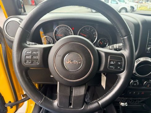 Used 2015 Jeep Wrangler Unlimited Sahara w/ Connectivity Group image 20