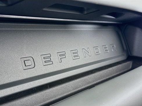 Used 2026 Land Rover Defender 110 X-Dynamic SE AWD/4WD image 22