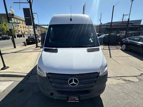 Used 2022 Mercedes-Benz Sprinter 2500 image 12